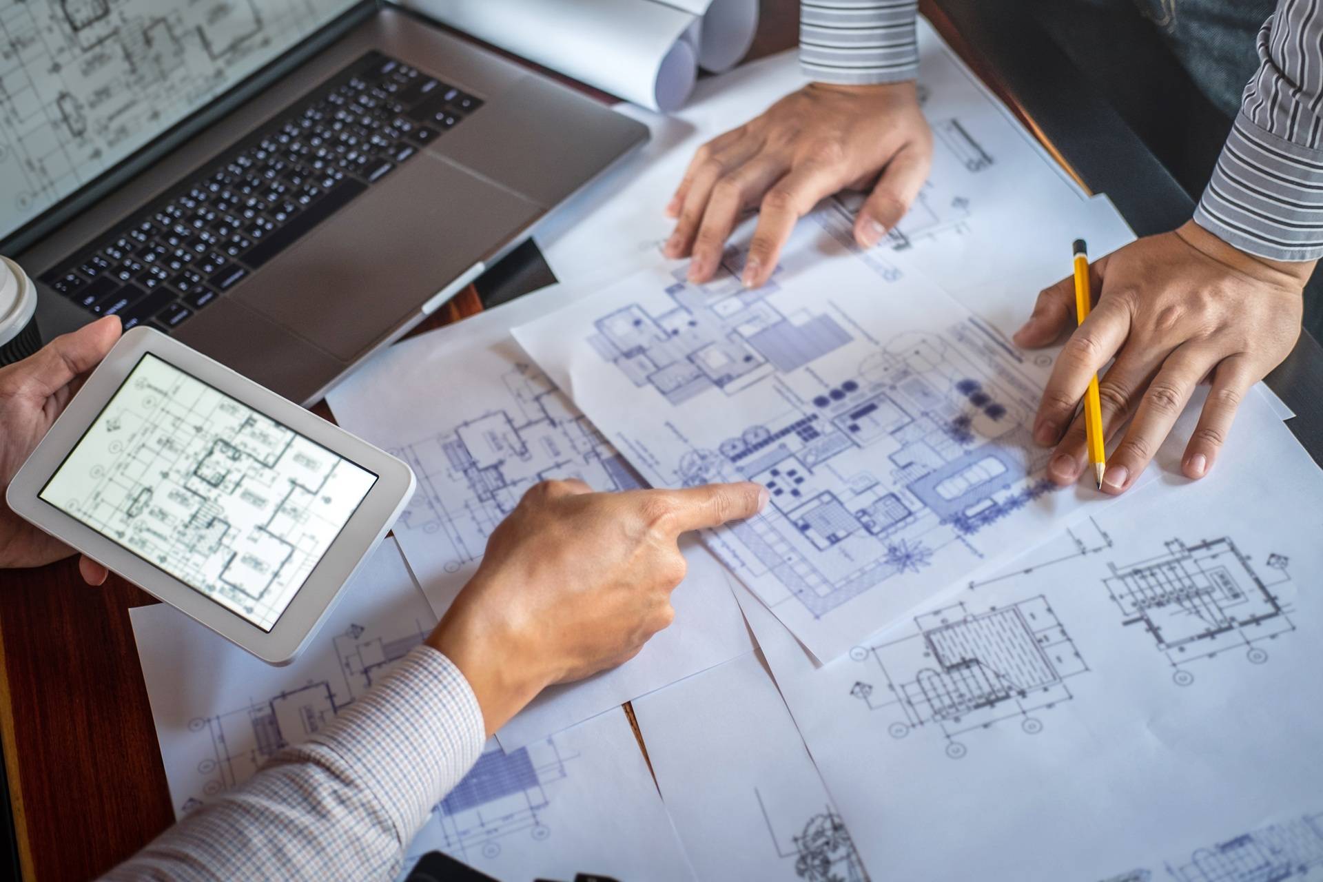 Planung moderner Haustechnik mit Bauplänen | Huawei Wechselrichter