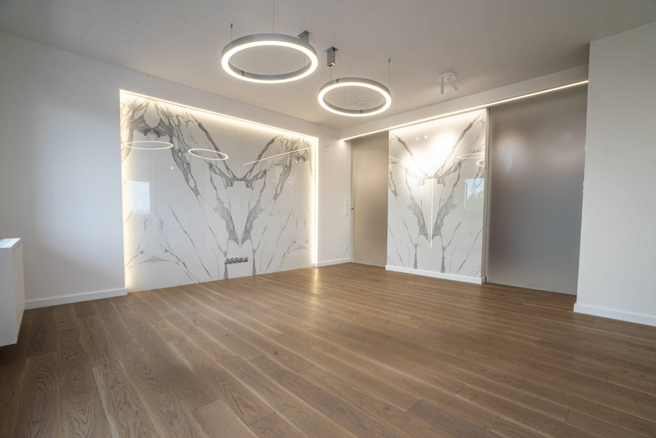 Moderner Raum mit Lichtdesign | Raumtrenner